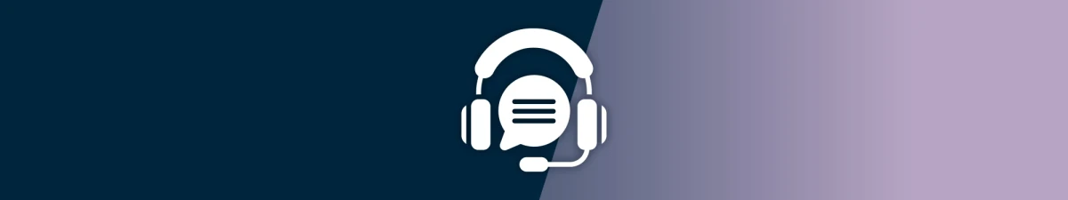 Banner, welcher links dunkelblau und rechts lila ist; in der Mitteist ein Icon mit einer Sprechblase umrandet von einem Kopfh&ouml;rer mit Mikrofon | SPIRIT/21