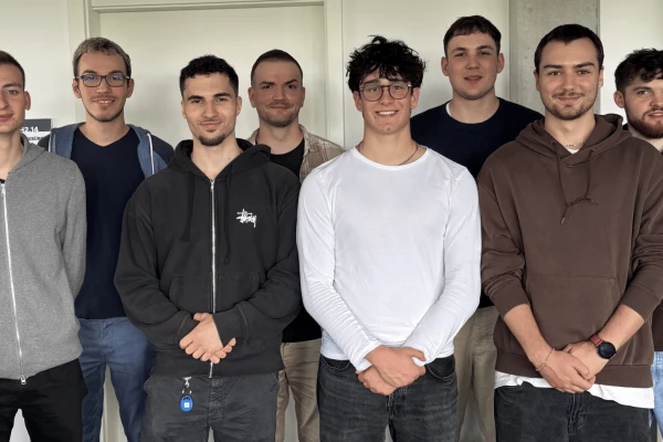 Gruppenbild Azubis und Studenten 2025